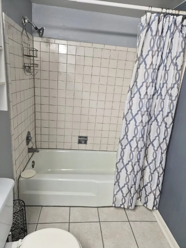 Building Photo - 1500 Robin Cir