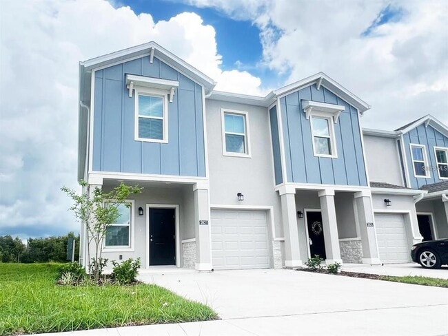 Building Photo - 3054 Chantilly Dr