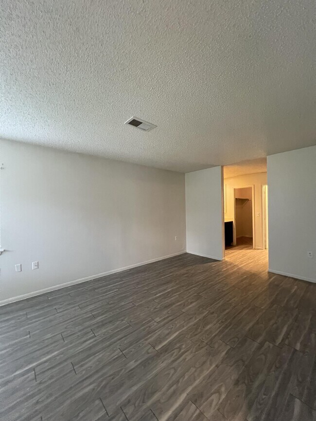 Building Photo - 9123 Alpine Trail St