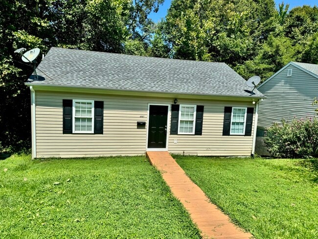 Building Photo - 4907 Sycamore Pl