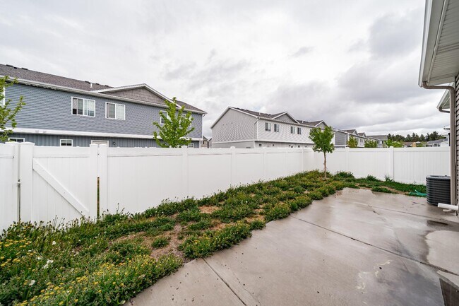 Building Photo - 2896 Blackwood