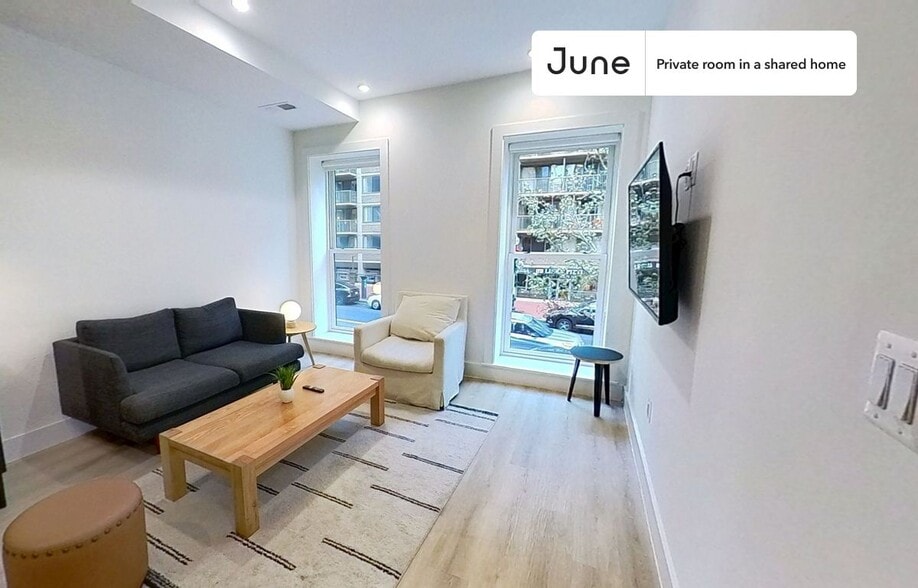 Building Photo - Room in Shared 4 bed/2 bath home