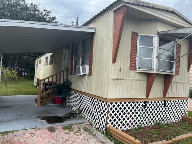 Building Photo - 12300 Phillips Ln