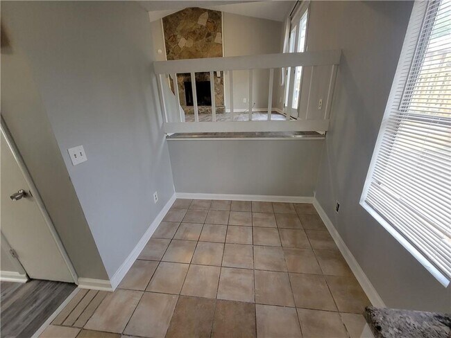 Building Photo - 1085 Mainstreet Valley Dr