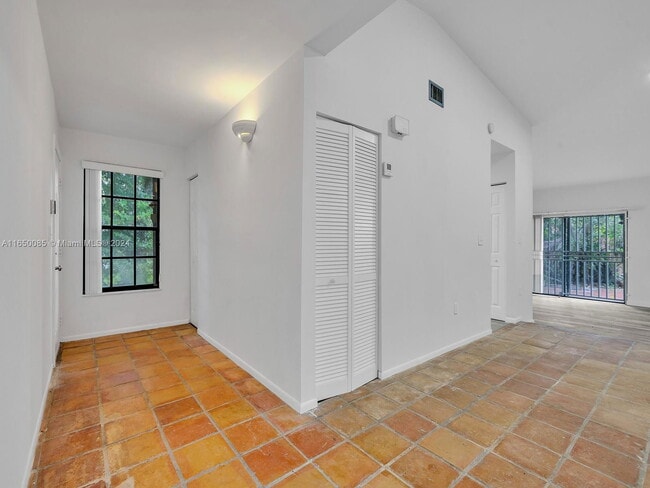 Building Photo - 14811 SW 74th Ln