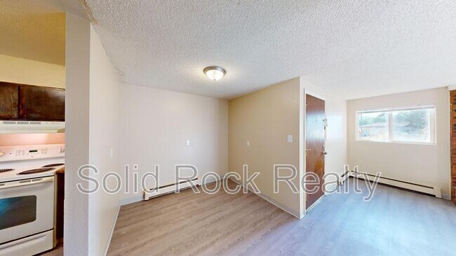 Building Photo - 4740 Scenic Cir