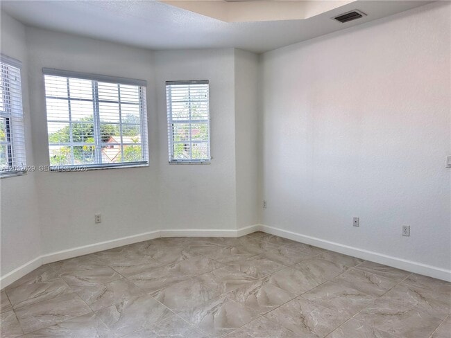 Building Photo - 7905 SW 120th Ave