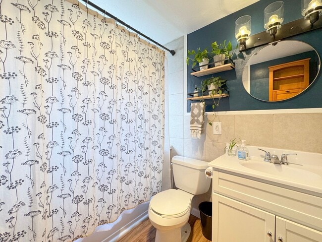 Building Photo - Charming Home for Lease