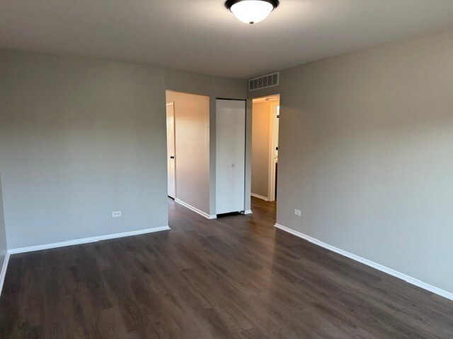 Building Photo - 1040 Camellia Dr