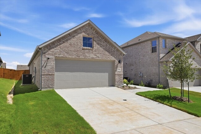 Building Photo - 508 Green Grass Dr