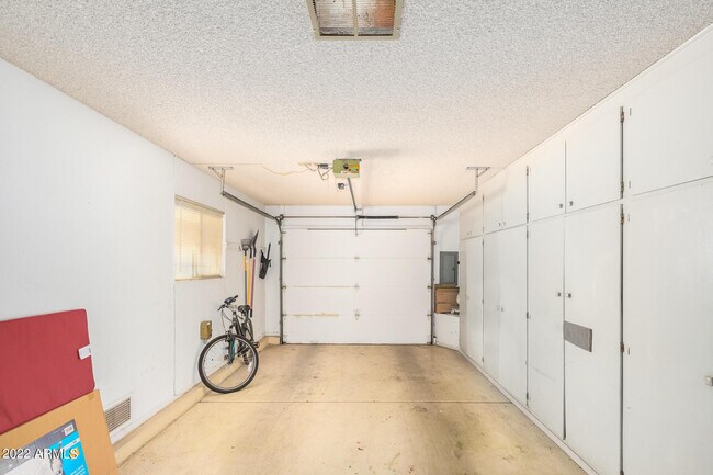 Building Photo - 13227 N 99th Dr