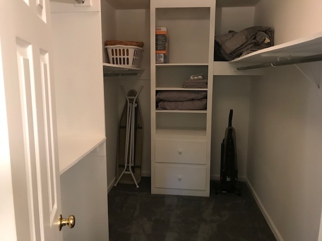 Walk in Closet - 3300 Butterworth Cir