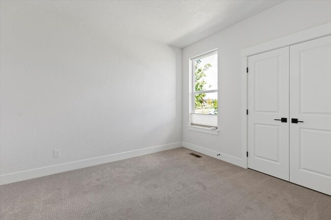 Building Photo - 8283 W Shams Ln