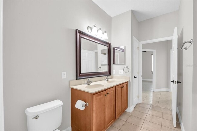 Building Photo - 10354 Stratford Pointe Ave