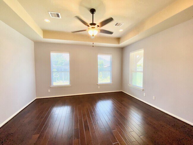 Building Photo - 24823 Dutton Point Dr