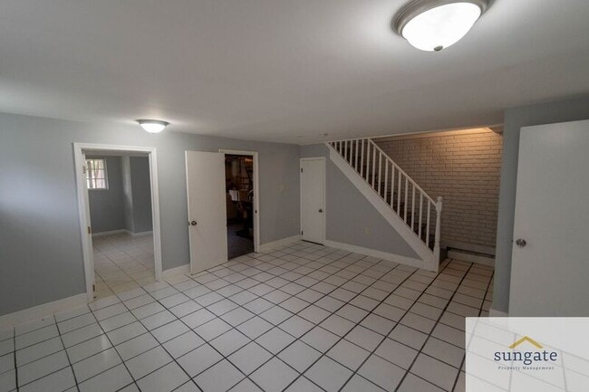 Building Photo - 831 N Chapel Gate Ln