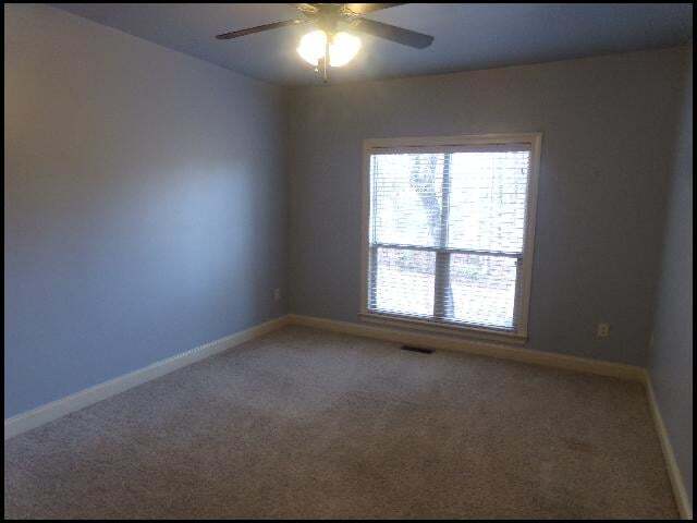 Building Photo - 3153 Stonewall Dr