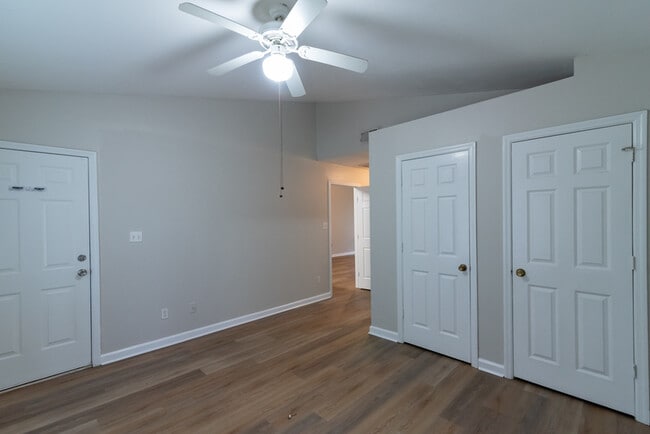 Building Photo - 285 E Harrison St