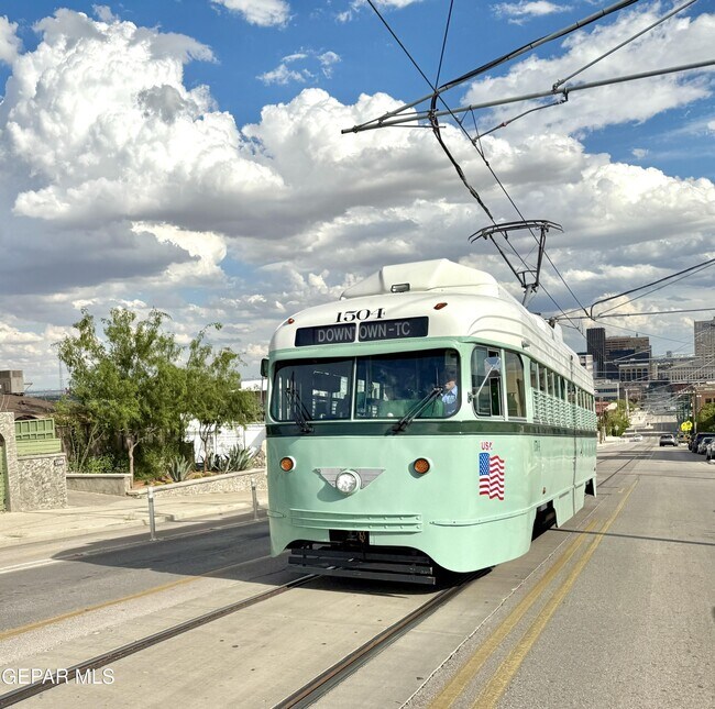 Building Photo - 611 New York Ave