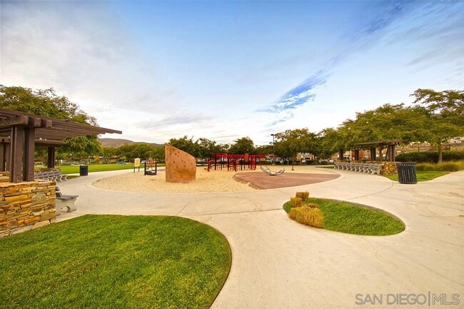 Building Photo - 10543 Avenida Olinda