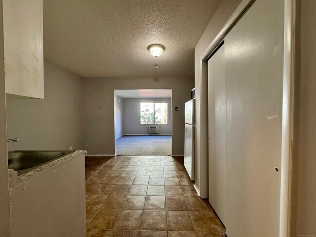 Building Photo - 289 Main Ave