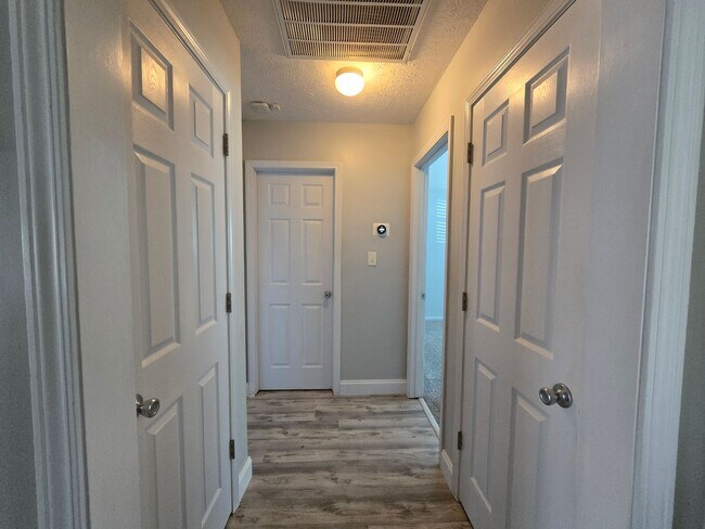 Building Photo - 362 Broad Dr