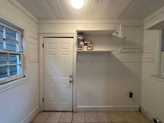 Building Photo - 2 Bedroom 1 Bath Unit in Central Tyler! *L...