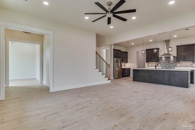 Building Photo - 412 Elcino Dr