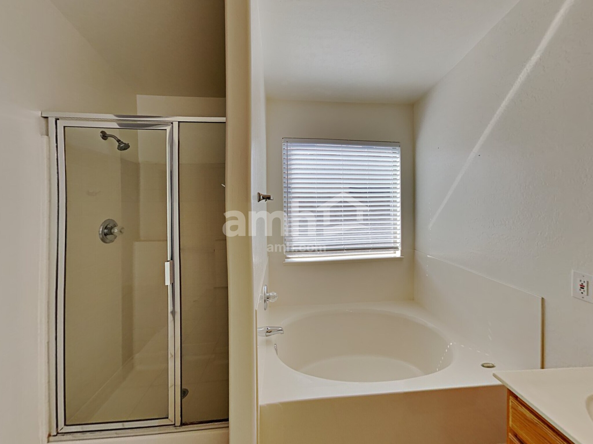 Building Photo - 9107 E Fairfield St