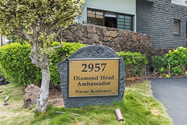 Building Photo - Diamond Head Ambassador #201