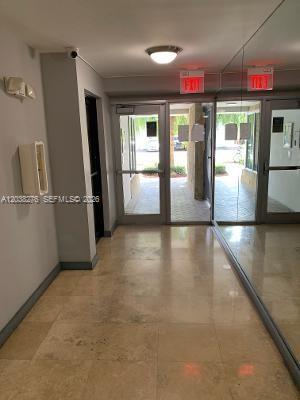 Building Photo - 1605 Bay Rd