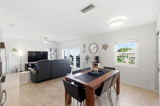 Building Photo - 5174 Beach Dr SE