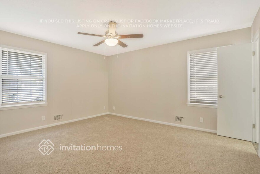 Building Photo - 2400 Lansdowne Ct NW