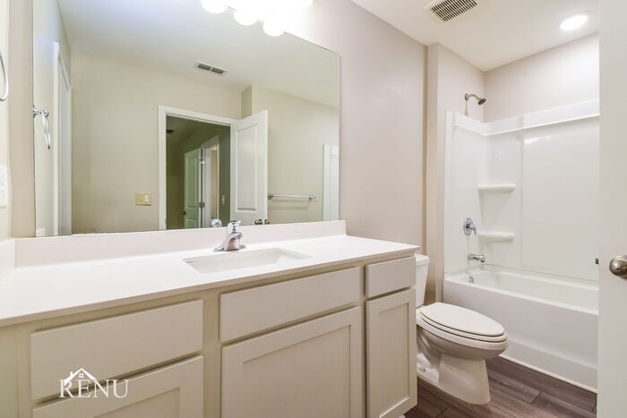 Building Photo - 3122 Journal Ct