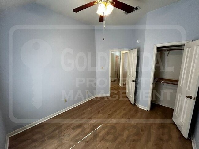 Building Photo - 1805 Diana Ln