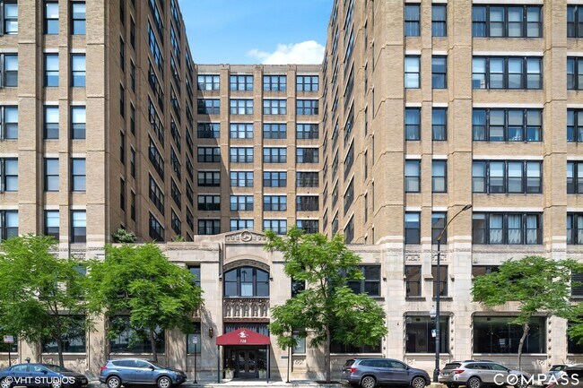 Building Photo - 728 W Jackson Blvd