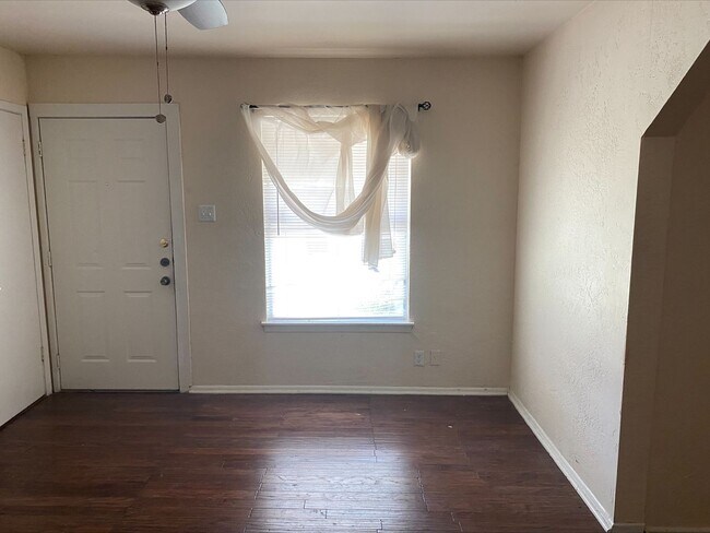 Building Photo - 4527 Clearspring Dr