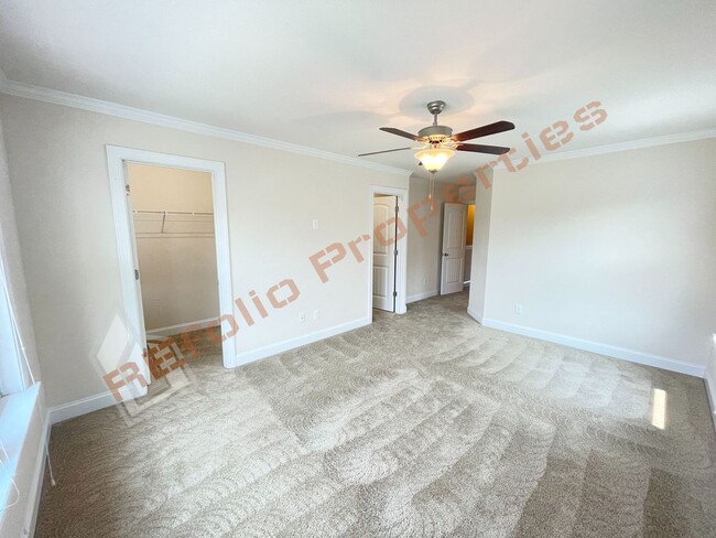 Building Photo - Charming 3 Story 3 Bedroom 3.5 Bath 1 Car-...