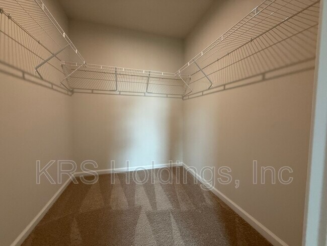 Building Photo - 379 Hunting Wood Dr