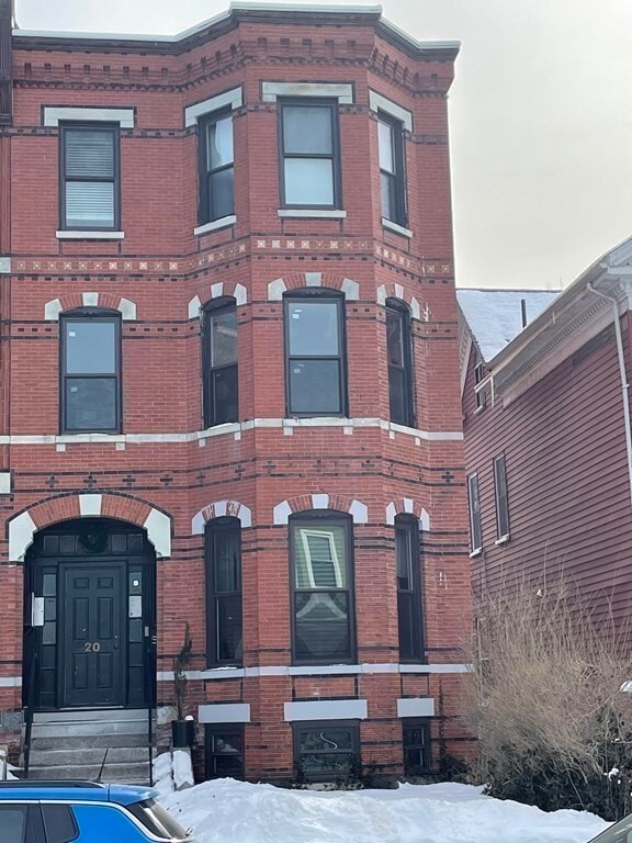 Primary Photo - 20 Perrin St