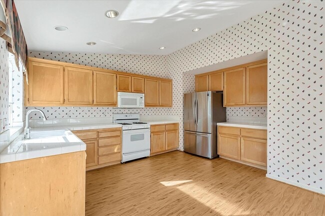 Building Photo - Bright 3 Bedroom Home with High Ceilings in Desirable San Jose Neighborhood