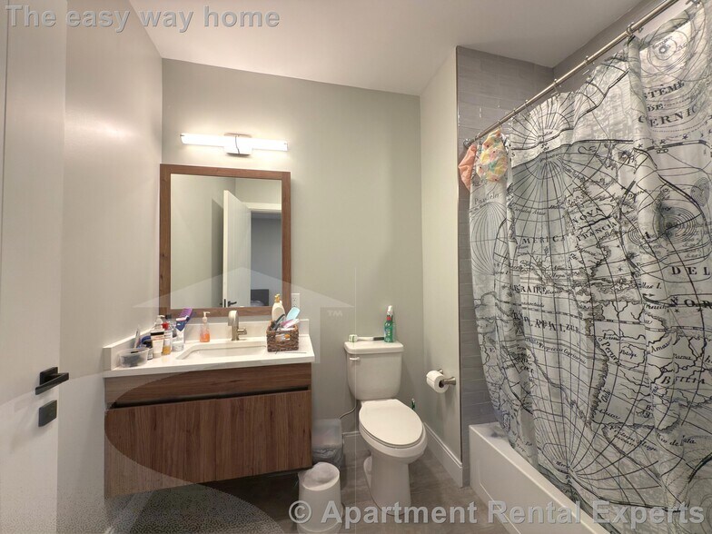 Building Photo - 9 Central St