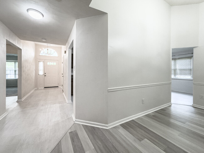 Building Photo - LOVELY STRAWBRIDGE HOME FOR RENT!!!