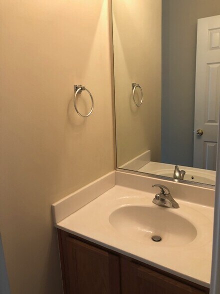 Building Photo - 965 Peachtree Meadows Cir