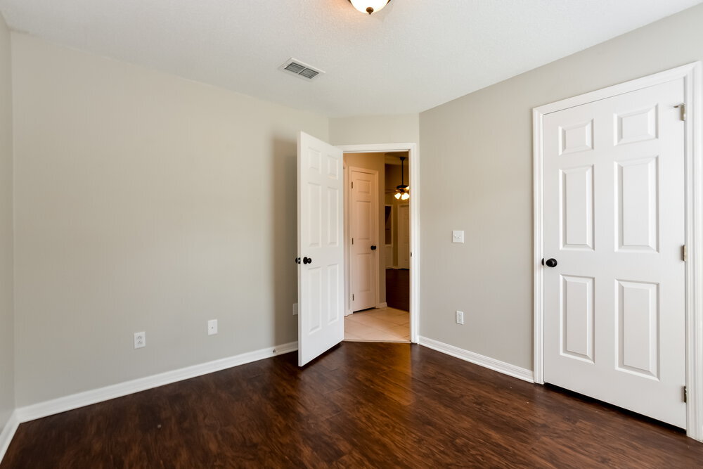 Building Photo - 622 Queensbridge Dr
