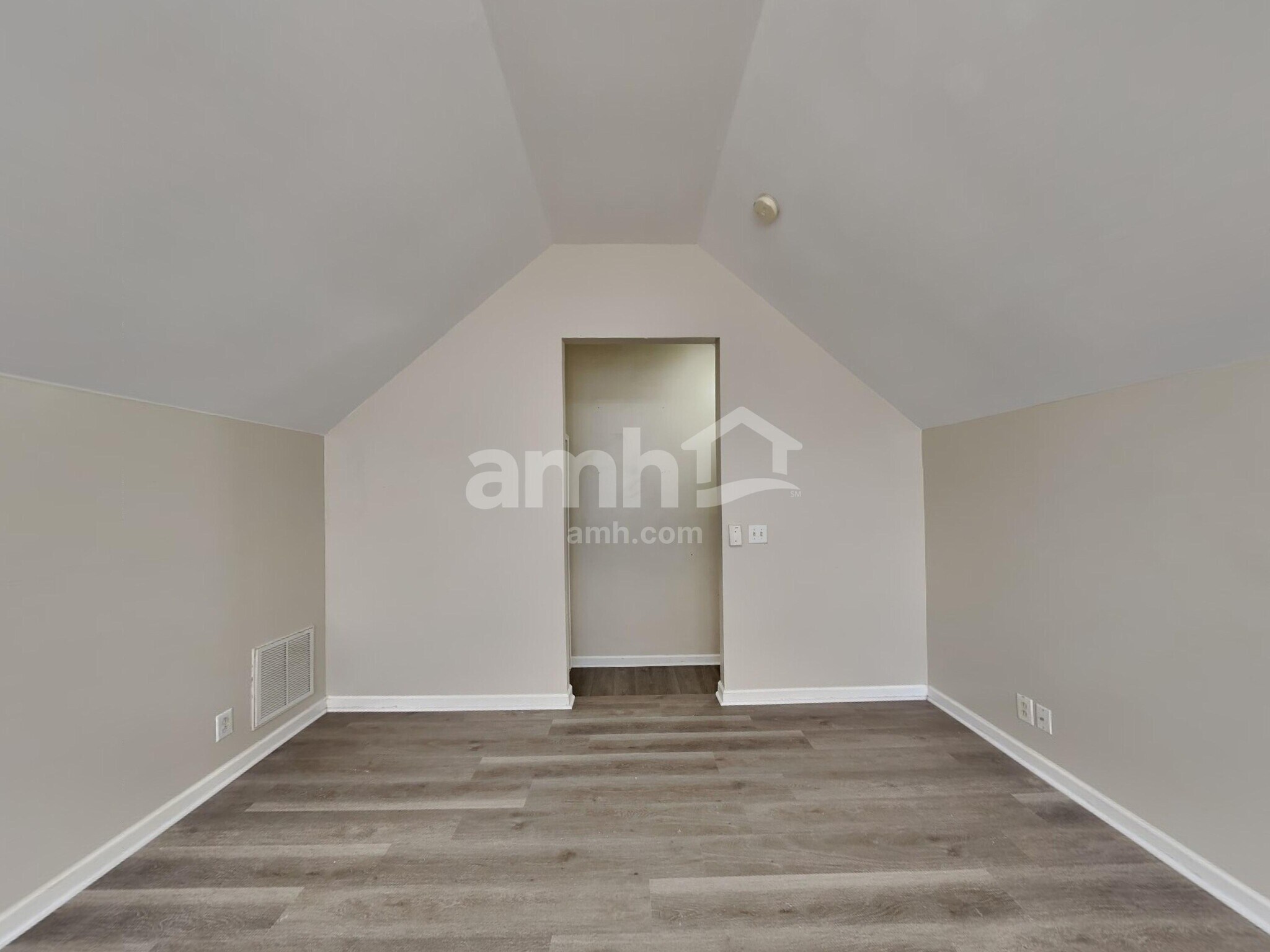 Building Photo - 2365 Edencrest Dr