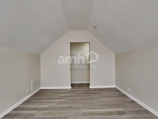 Building Photo - 2365 Edencrest Dr