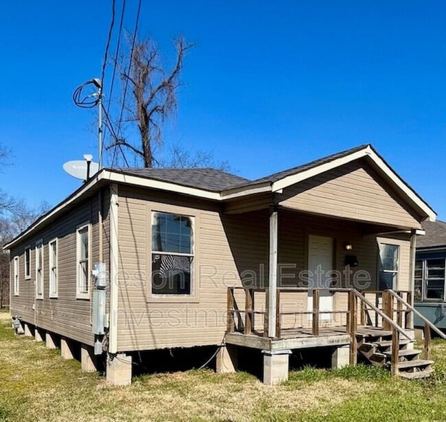 Building Photo - 545 Wyche St