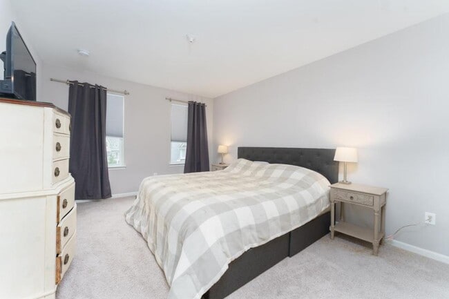 Building Photo - 197 Sean St