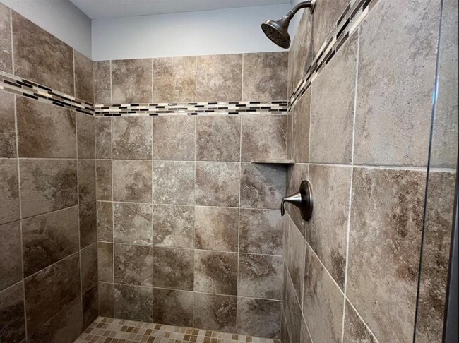 Building Photo - 1108 Beall Landing Ct